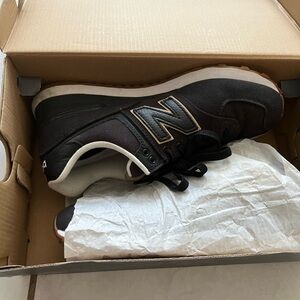 New balance sneakers, size 7 , black , classic